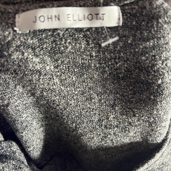 3 for $25•John Elliott men’s gray v-neck tee M/L - Picture 2 of 3